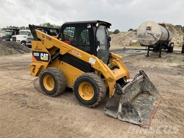 CAT 262D لوادر انزلاقية التوجيه