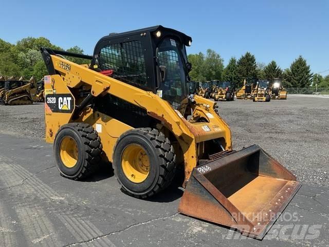 CAT 262D لوادر انزلاقية التوجيه