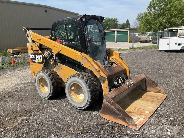 CAT 262D لوادر انزلاقية التوجيه