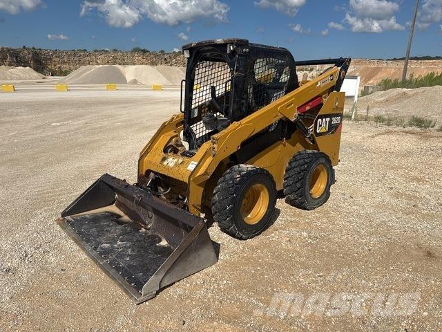 CAT 262D لوادر انزلاقية التوجيه