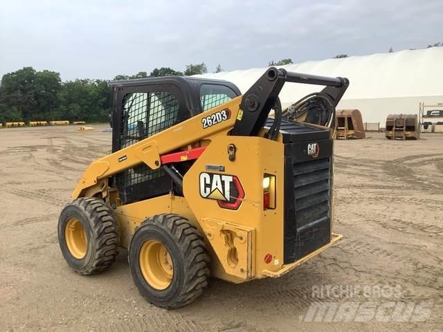 CAT 262D3 لوادر انزلاقية التوجيه