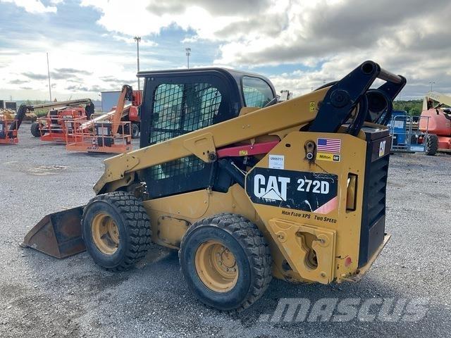CAT 272D لوادر انزلاقية التوجيه