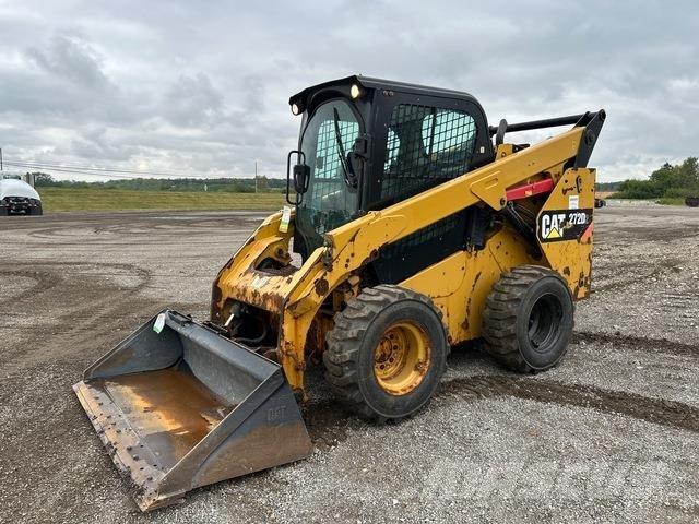 CAT 272D2 لوادر انزلاقية التوجيه