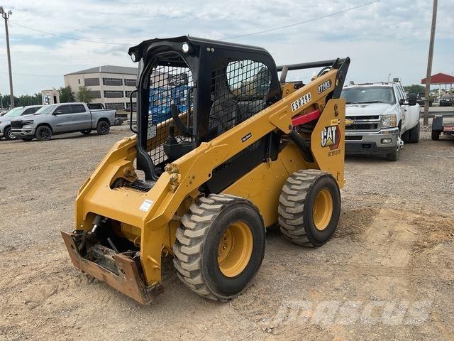 CAT 272D3 لوادر انزلاقية التوجيه