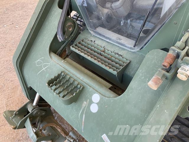 CAT 277C لوادر انزلاقية التوجيه