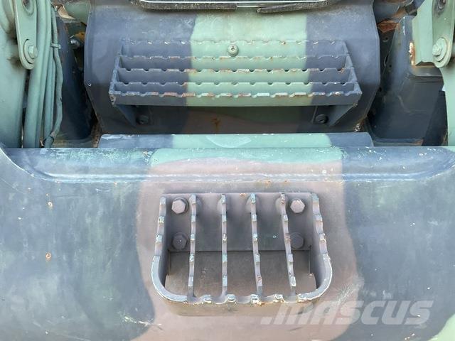 CAT 277C لوادر انزلاقية التوجيه