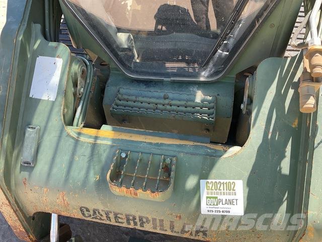 CAT 277C لوادر انزلاقية التوجيه