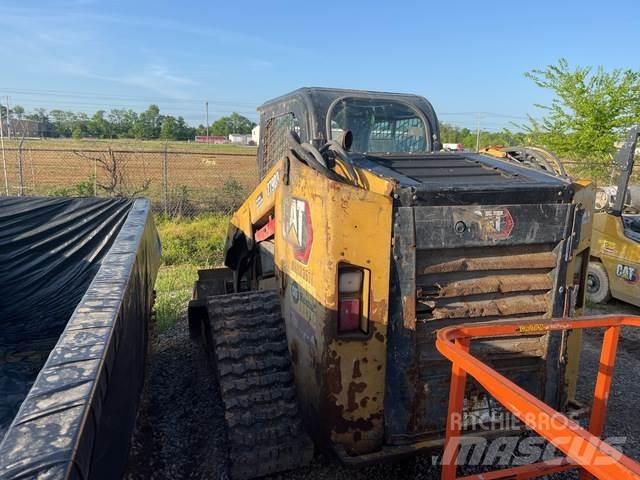CAT 279D3 لوادر انزلاقية التوجيه