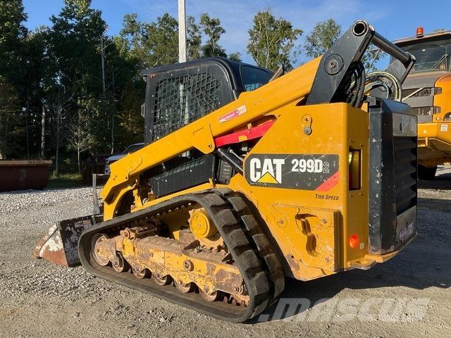 CAT 299D2 لوادر انزلاقية التوجيه