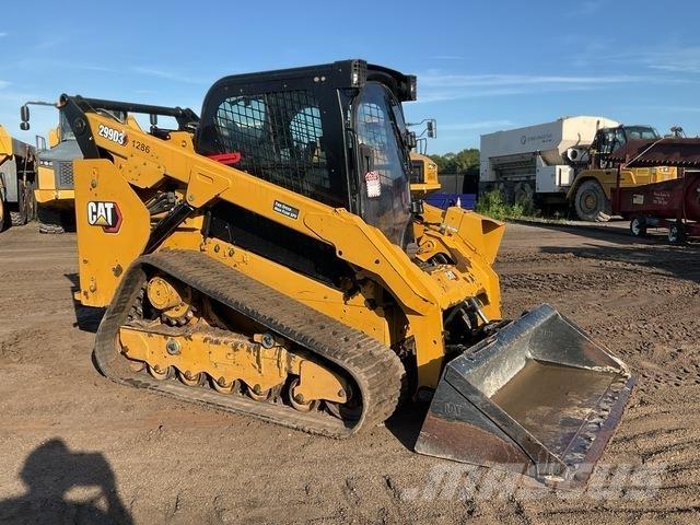 CAT 299D3 لوادر انزلاقية التوجيه
