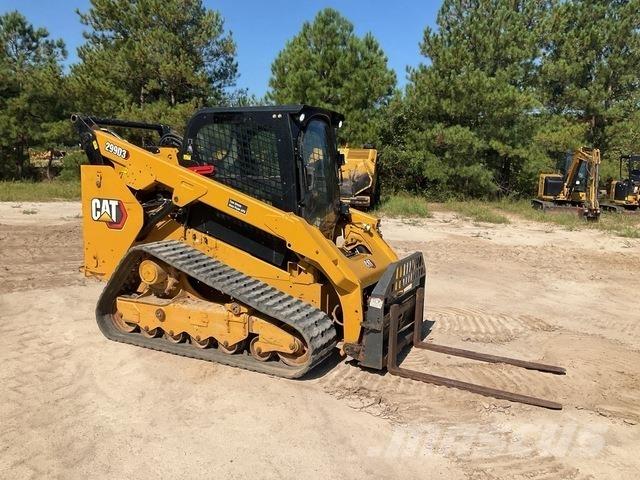 CAT 299D3 لوادر انزلاقية التوجيه