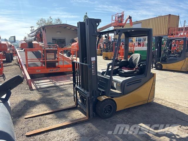 CAT 2ET4000 شاحنات ذات رافعات شوكية تعمل بالكهرباء