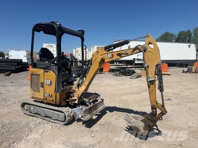 CAT 301.7 CR حفارات زحافة