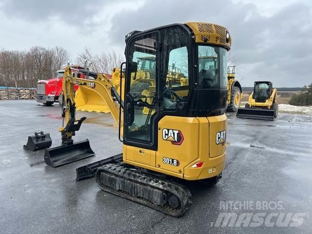 CAT 301.8 حفارات زحافة