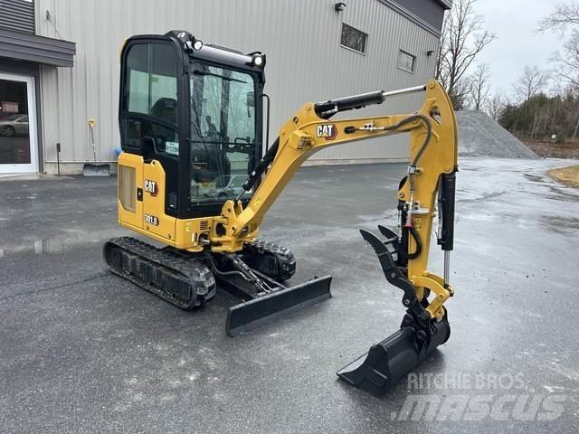 CAT 301.8 حفارات زحافة