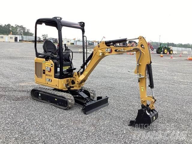CAT 301.8 حفارات زحافة