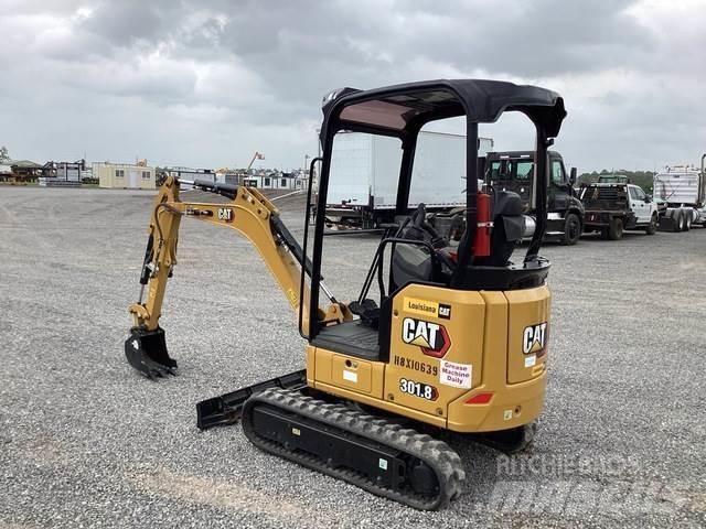 CAT 301.8 حفارات زحافة