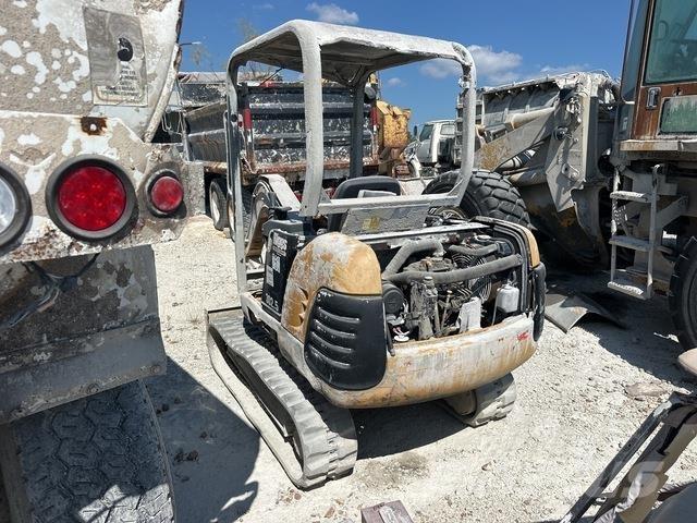 CAT 302.5 حفارات زحافة