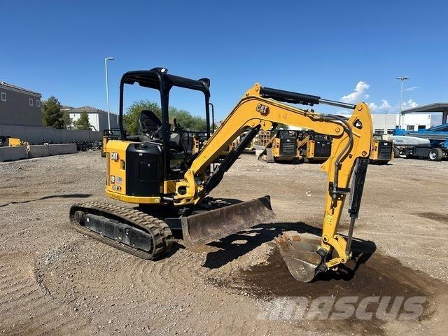 CAT 302.7 حفارات زحافة