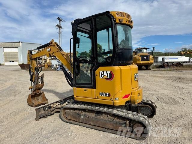 CAT 302.7 CR حفارات زحافة
