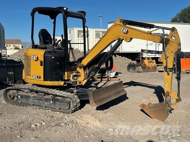 CAT 302.7 CR حفارات زحافة