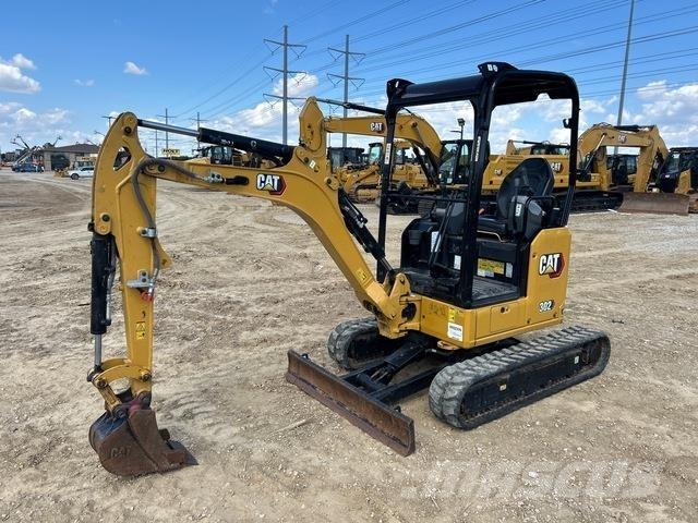 CAT 302CR حفارات زحافة