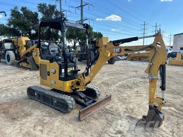 CAT 302CR حفارات زحافة