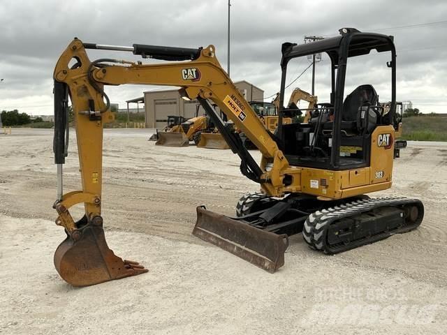 CAT 303 CR حفارات زحافة