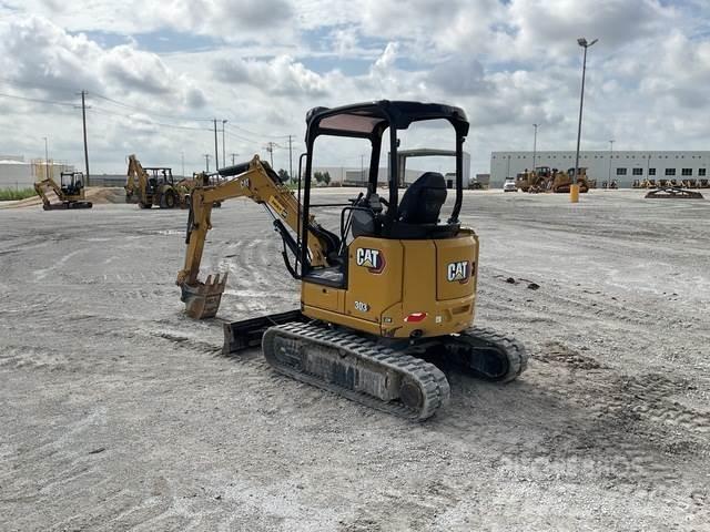 CAT 303 CR حفارات زحافة