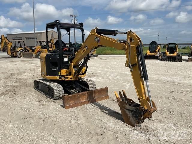 CAT 303 CR حفارات زحافة