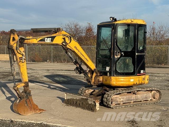 CAT 303 CR حفارات زحافة