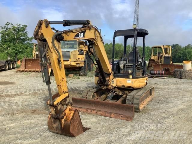 CAT 304 CR حفارات زحافة