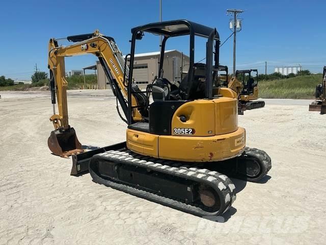 CAT 305E2 CR حفارات زحافة