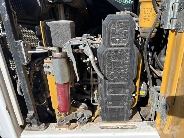 CAT 308CR حفارات زحافة