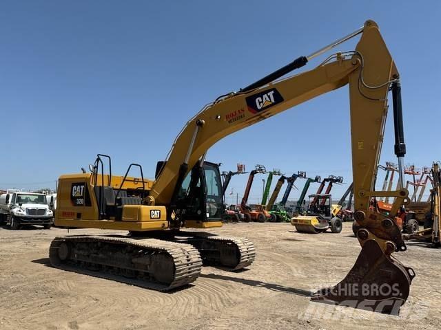 CAT 320 حفارات زحافة