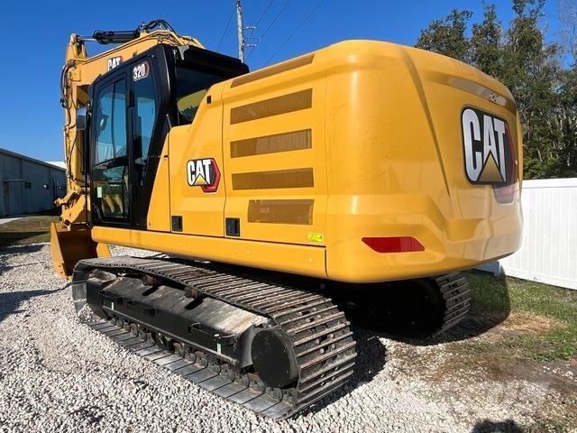 CAT 320 حفارات زحافة
