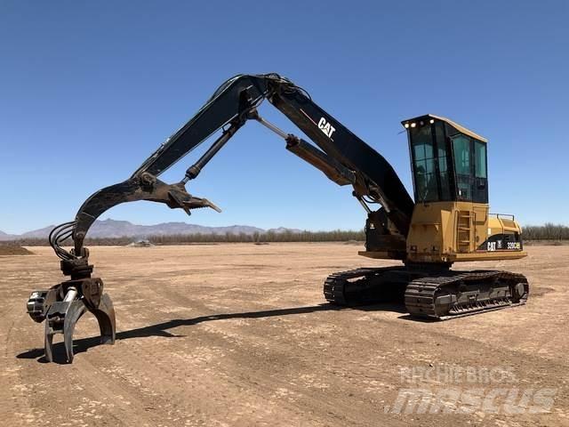 CAT 320C لوادر بذراع مفصلي