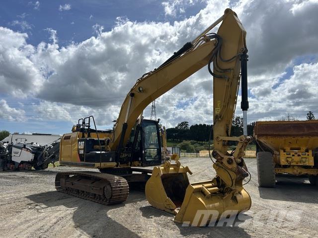 CAT 320E L حفارات زحافة