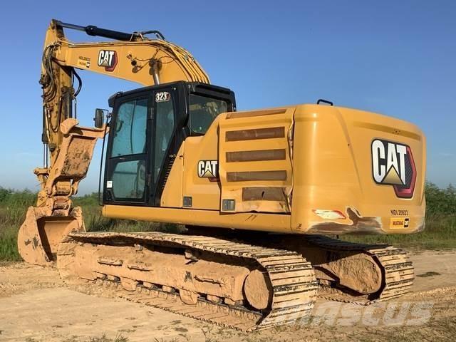 CAT 323 حفارات زحافة