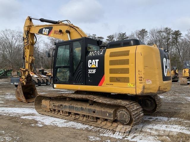 CAT 323F حفارات زحافة