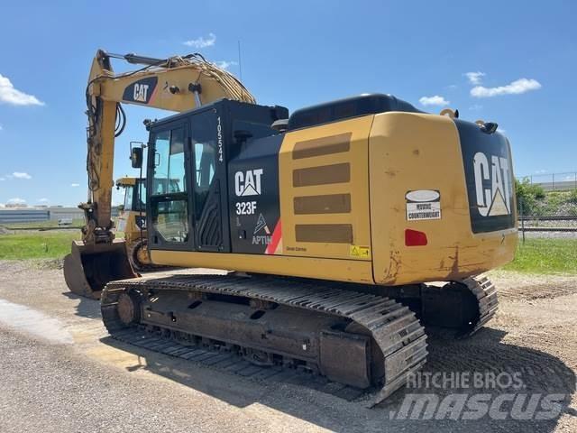 CAT 323F L حفارات زحافة