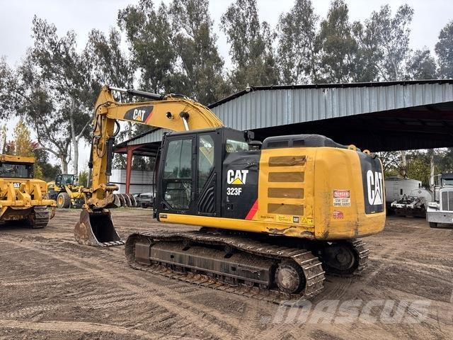 CAT 323F L حفارات زحافة