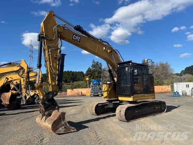 CAT 325FL CR حفارات زحافة