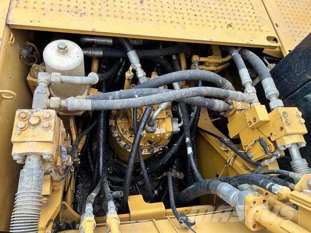 CAT 329DL حفارات زحافة