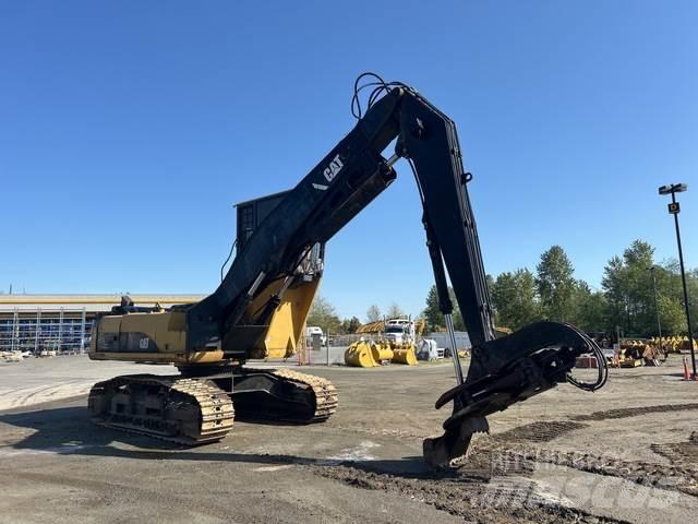 CAT 330 D لوادر بذراع مفصلي