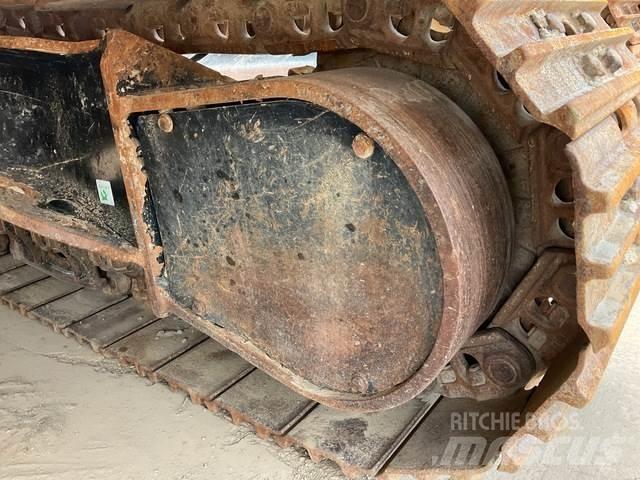 CAT 333 حفارات زحافة