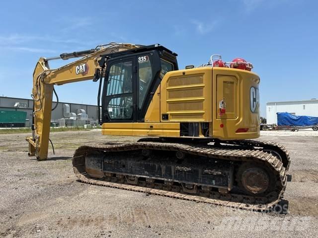 CAT 335 حفارات زحافة