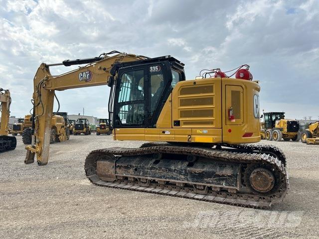 CAT 335 حفارات زحافة