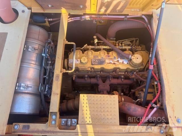 CAT 336 حفارات زحافة