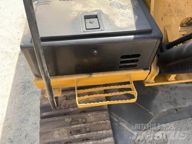 CAT 336D2L حفارات زحافة